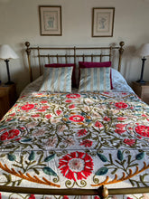 Load image into Gallery viewer, Handmade Reversible Suzani Blanket