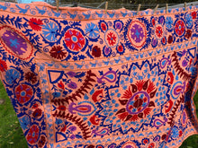 Load image into Gallery viewer, Handmade Reversible Suzani Blanket