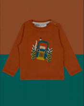 Load image into Gallery viewer, Rustic Farmyard Top