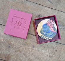 Load image into Gallery viewer, Portrait Circle Brooch