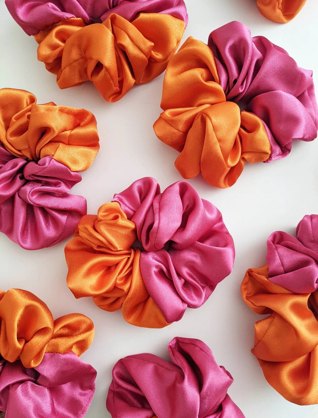 Oversized scrunchie