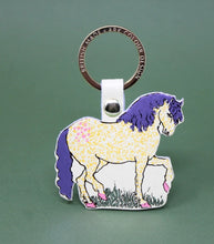 Load image into Gallery viewer, Horse keyfob - leather with gold plated ring
