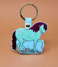 Load image into Gallery viewer, Horse keyfob - leather with gold plated ring
