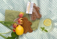 Load image into Gallery viewer, Hawkens Italian lemon gingerbread coupls
