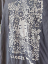 Load image into Gallery viewer, Blodeuwedd t-shirt in faded charcoal
