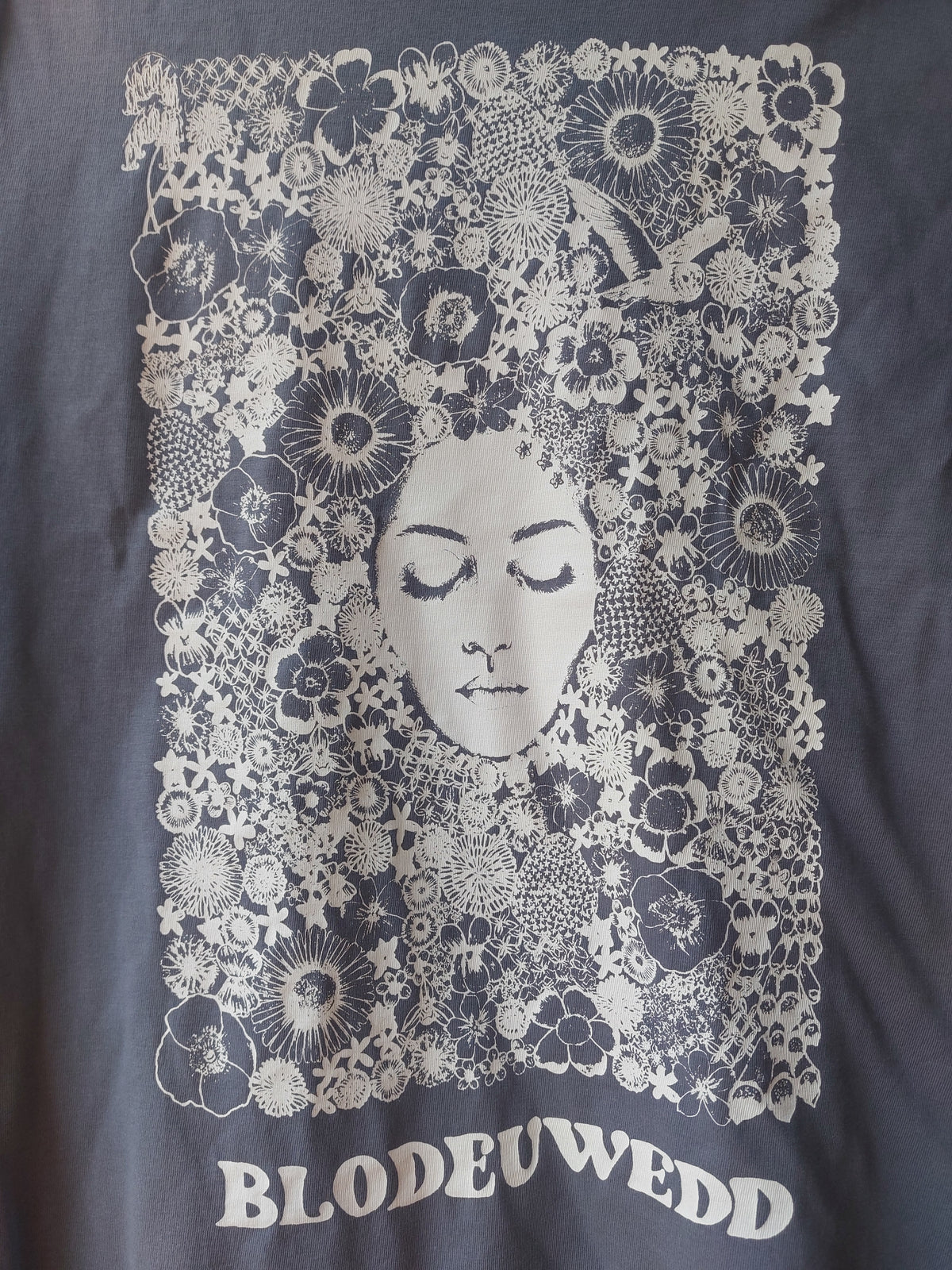 Blodeuwedd t-shirt in faded charcoal