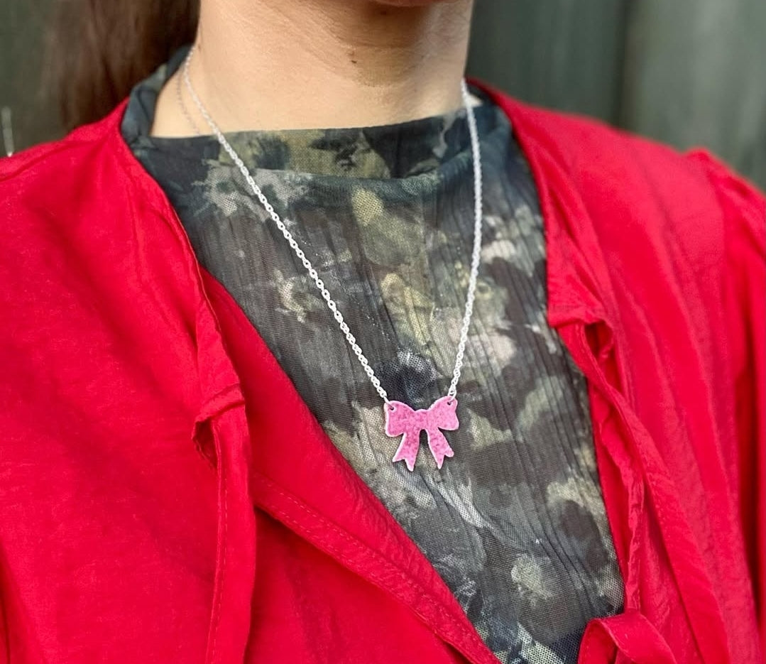 Bow Necklace