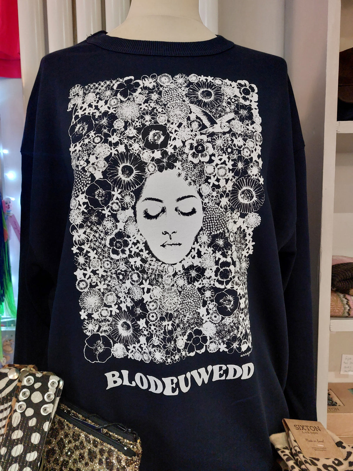 Blodeuwedd adult jumper in dark navy