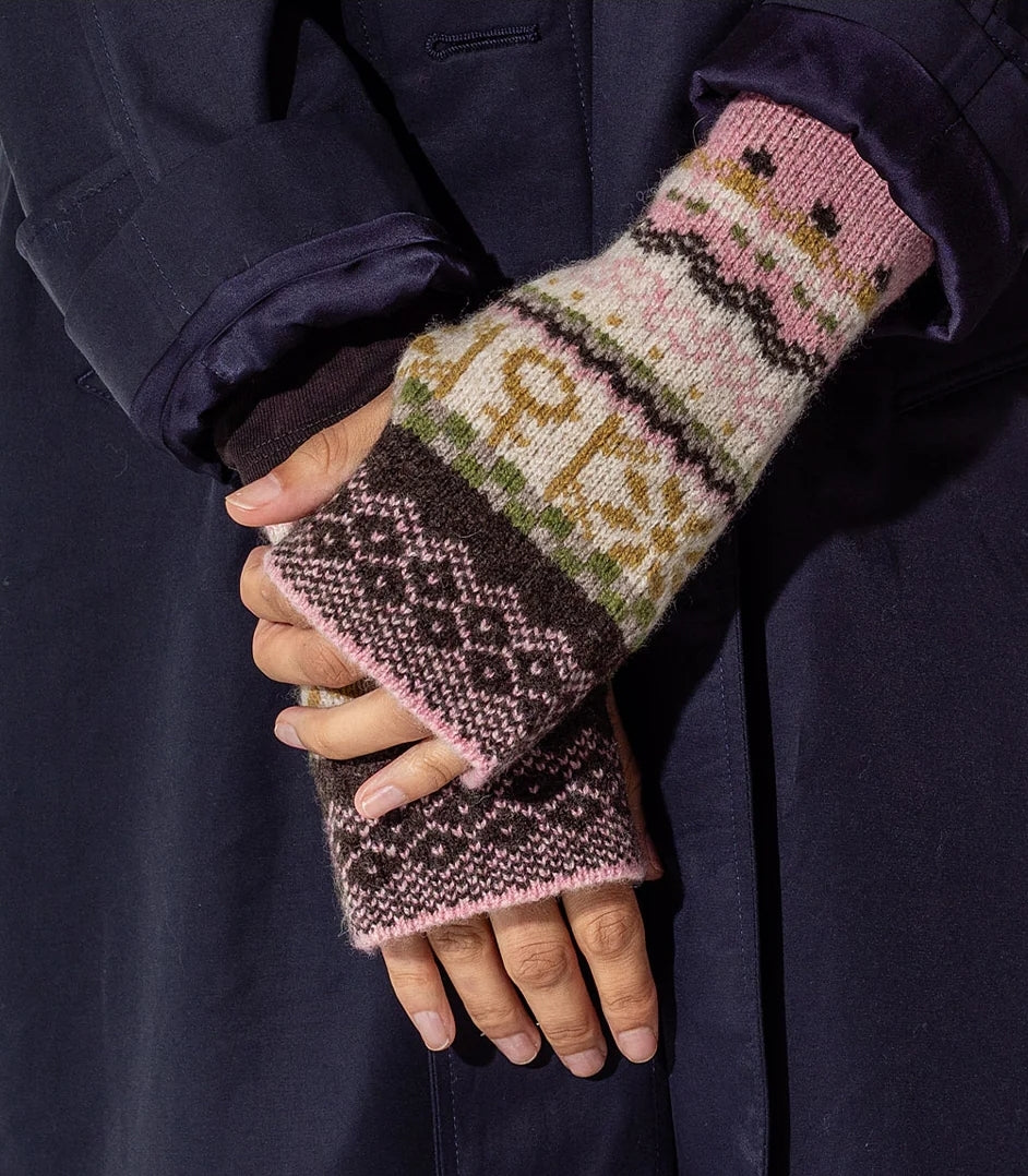 Fairisle Wrist Warmers in Calamine