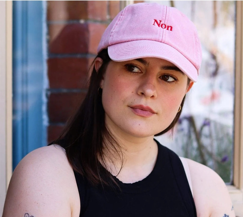 Non hat in stonewashed pink