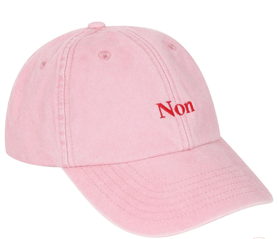Non hat in stonewashed pink