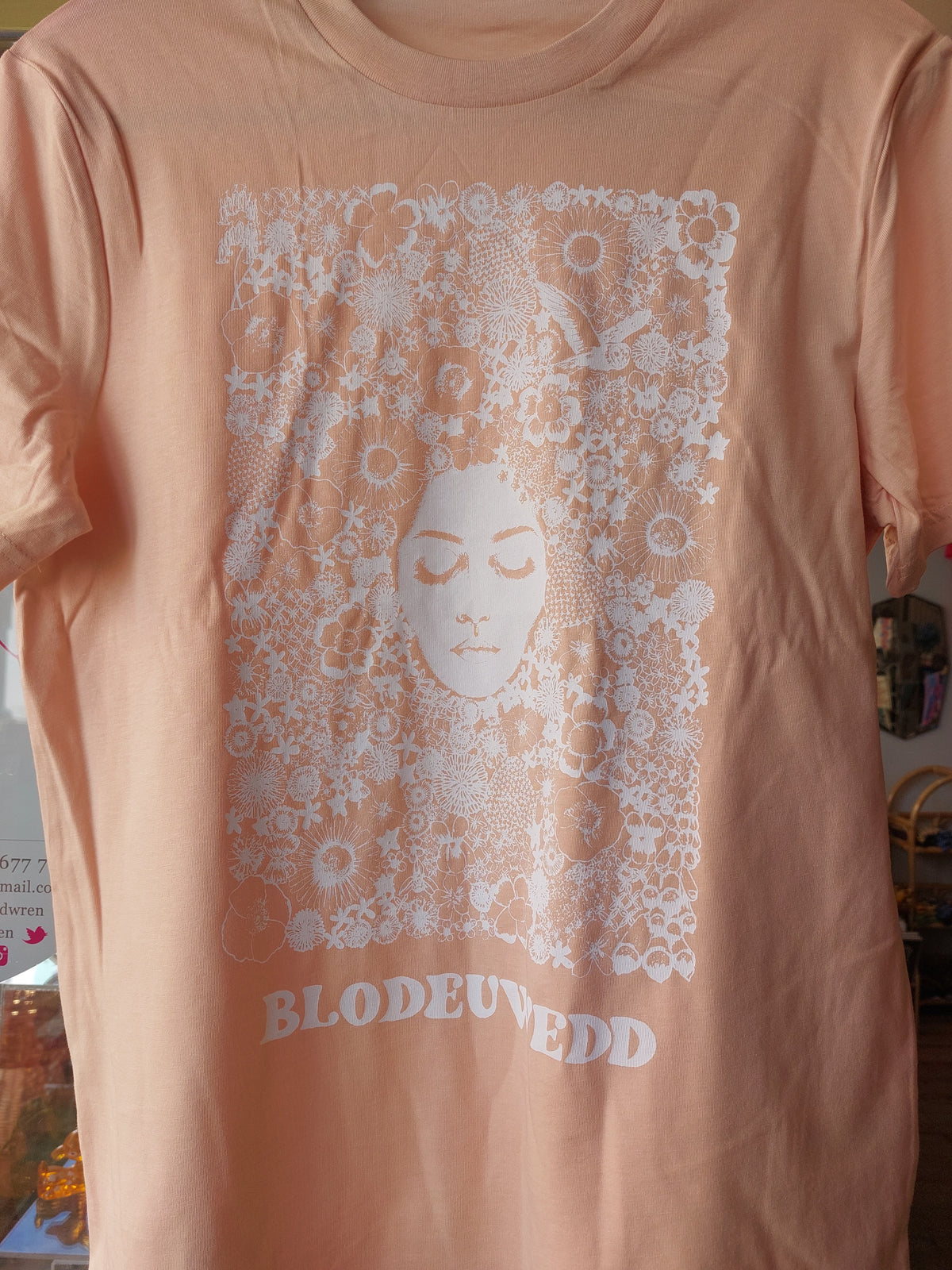 Blodeuwedd adult t-shirt in soft peach