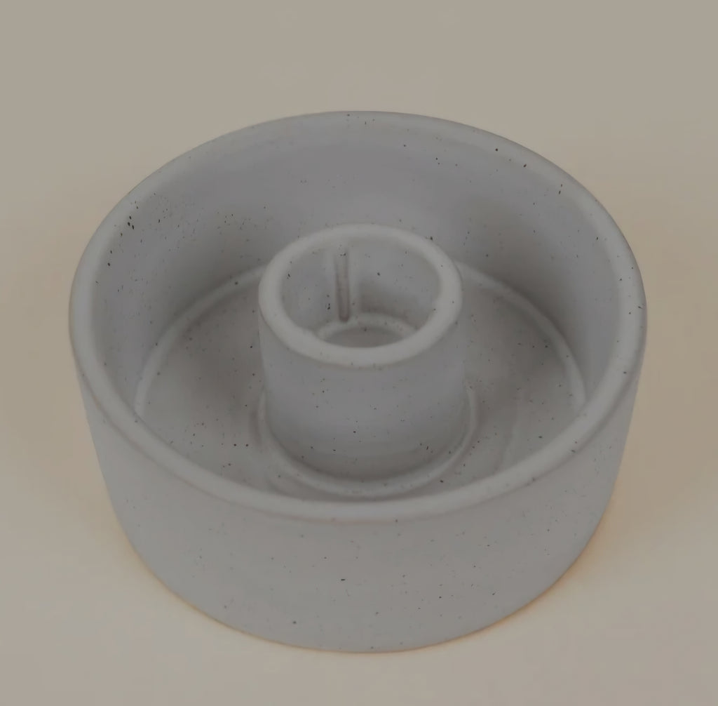 St Eval 7/8” Candle Holder
White Speckle