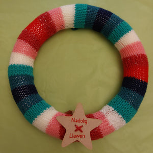 Crochet festive wreaths