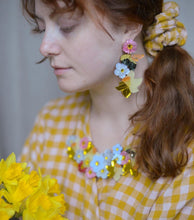 Load image into Gallery viewer, Spring Bouquet Statement Necklace
